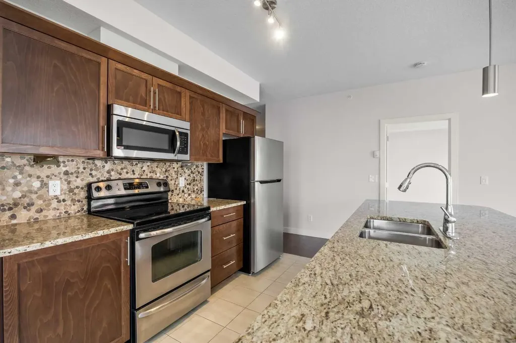 20 Royal Oak Plaza NW Calgary AB T3G 0E6