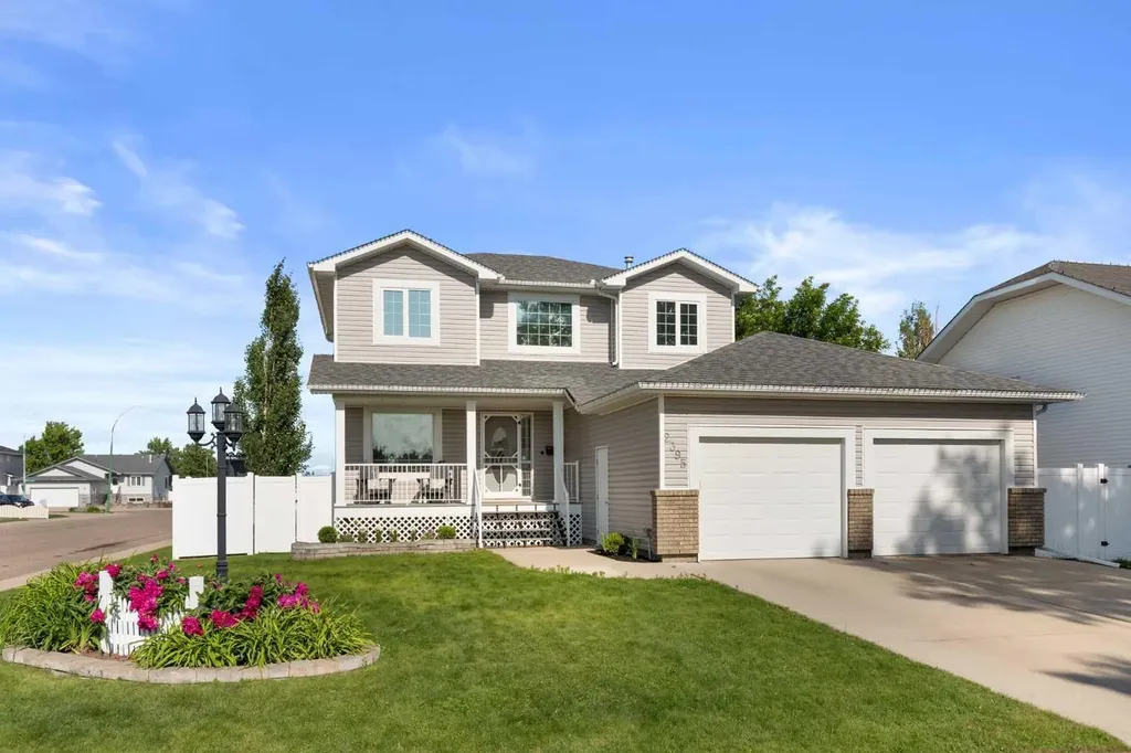 2395 Hawthorne Avenue NE Medicine Hat AB T1C1W6