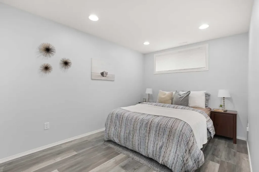 2395 Hawthorne Avenue NE Medicine Hat AB T1C1W6