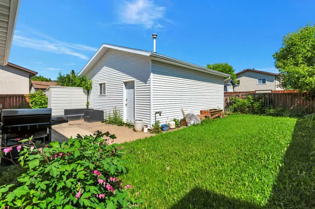 4636 Womacks Road Blackfalds AB T0M 0J0