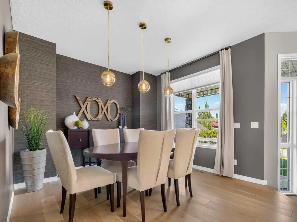 124 Valley Creek Crescent NW Calgary AB T3B 5V3