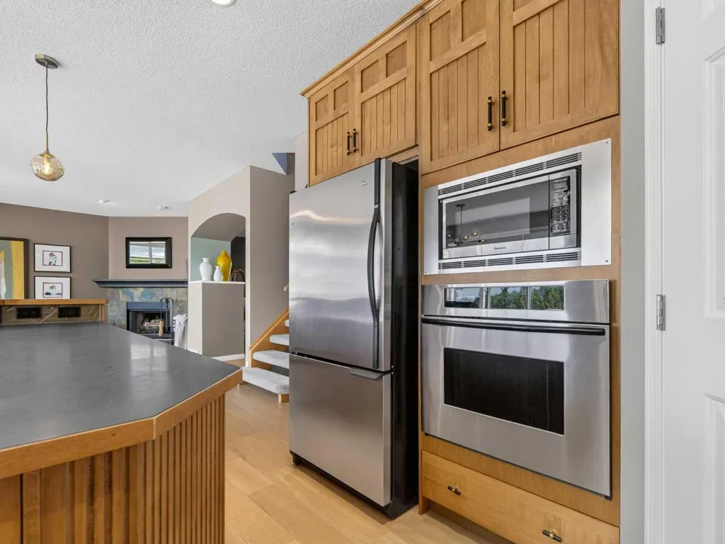 124 Valley Creek Crescent NW Calgary AB T3B 5V3