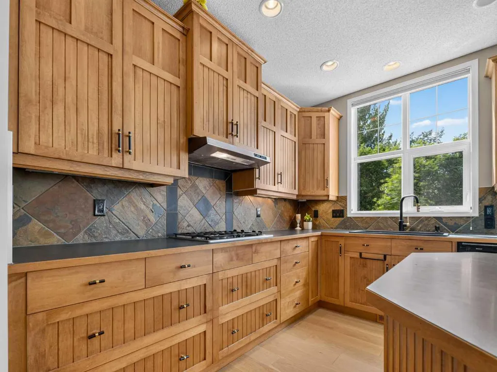 124 Valley Creek Crescent NW Calgary AB T3B 5V3