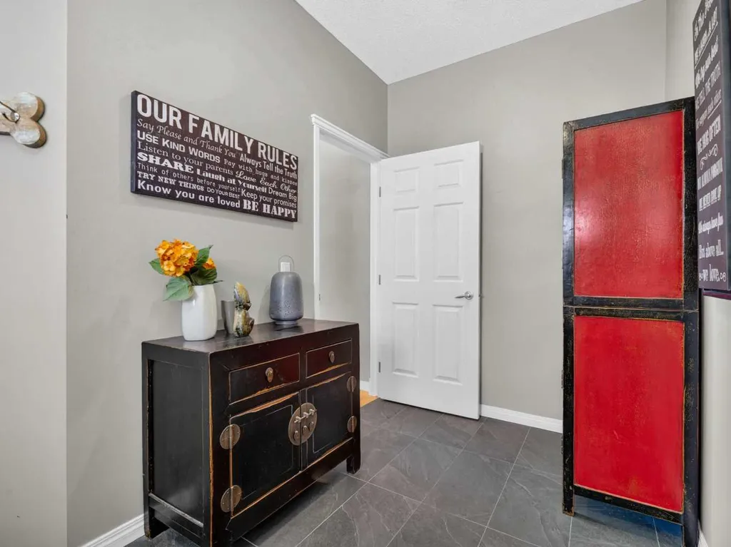 124 Valley Creek Crescent NW Calgary AB T3B 5V3