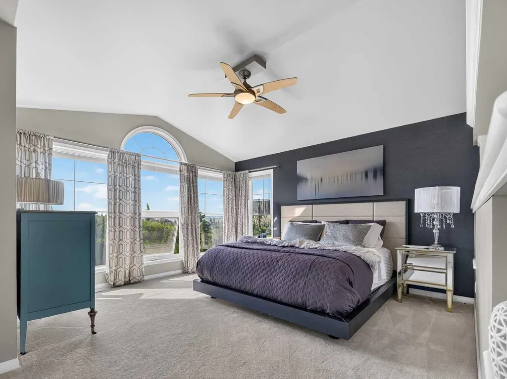 124 Valley Creek Crescent NW Calgary AB T3B 5V3