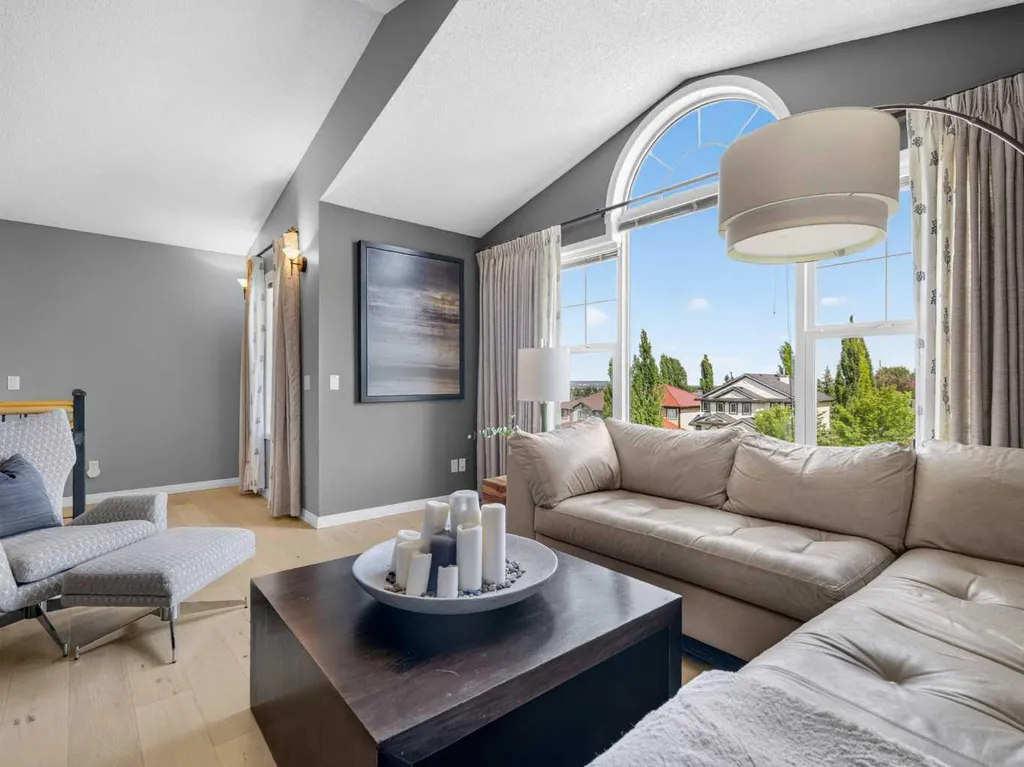 124 Valley Creek Crescent NW Calgary AB T3B 5V3