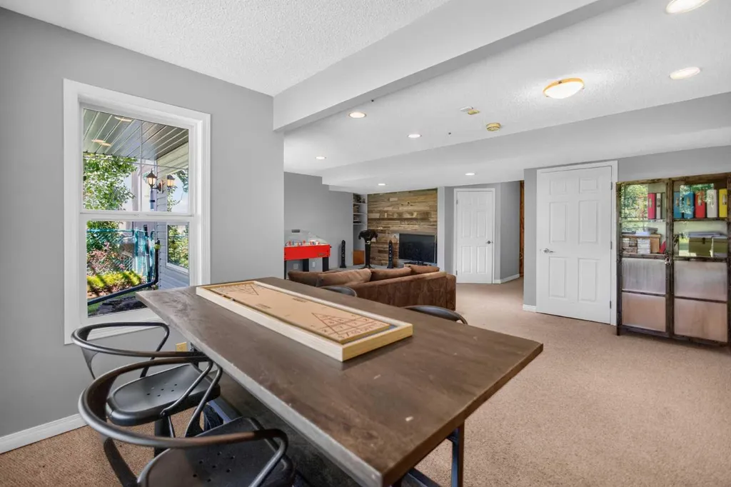 124 Valley Creek Crescent NW Calgary AB T3B 5V3
