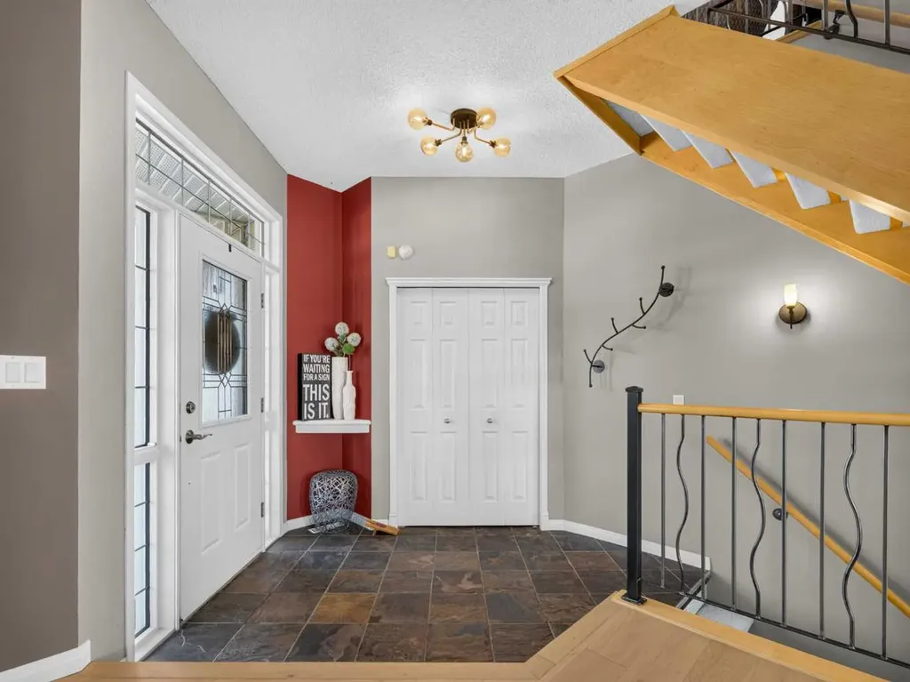 124 Valley Creek Crescent NW Calgary AB T3B 5V3