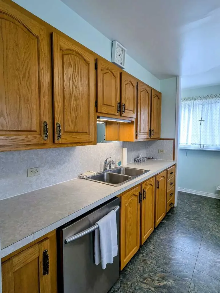 3322 Centre B Street NW Calgary AB T2K 0V6