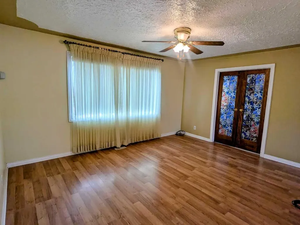 3322 Centre B Street NW Calgary AB T2K 0V6