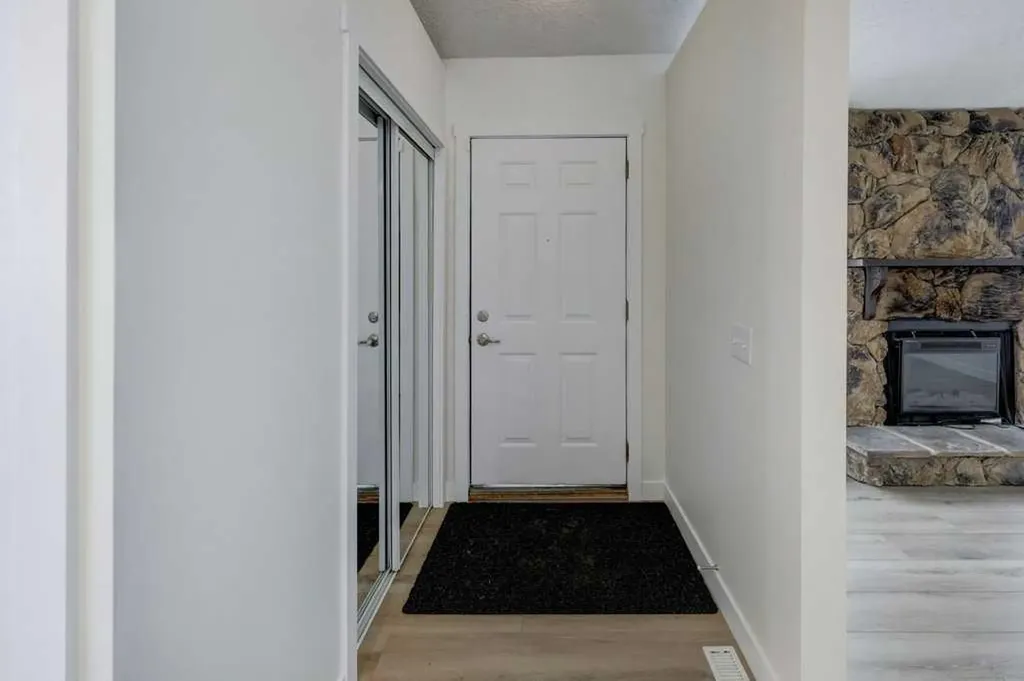376 Whitlock Way NE Calgary AB T1Y 5C7