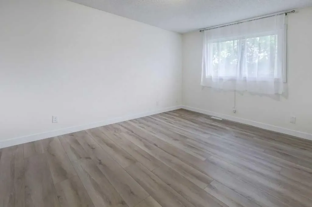 376 Whitlock Way NE Calgary AB T1Y 5C7