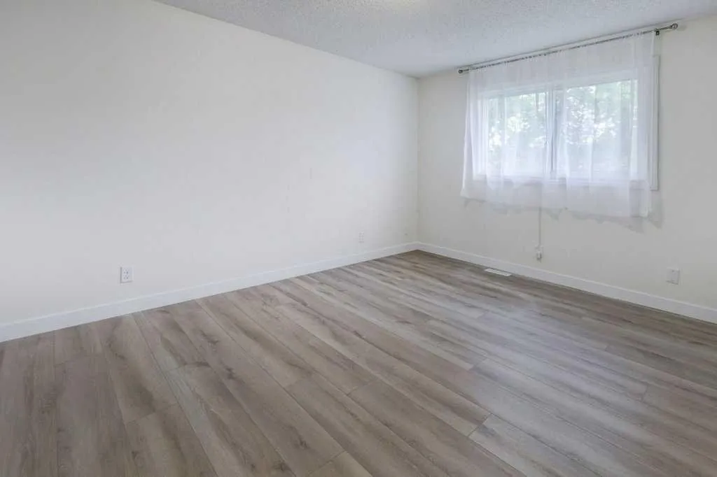376 Whitlock Way NE Calgary AB T1Y 5C7