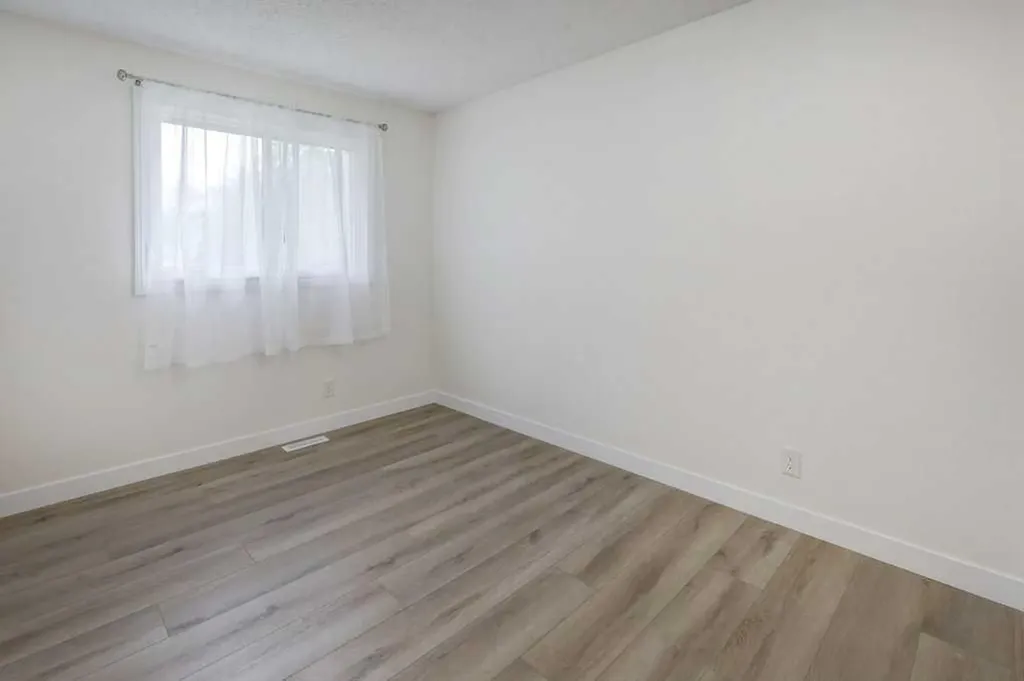 376 Whitlock Way NE Calgary AB T1Y 5C7
