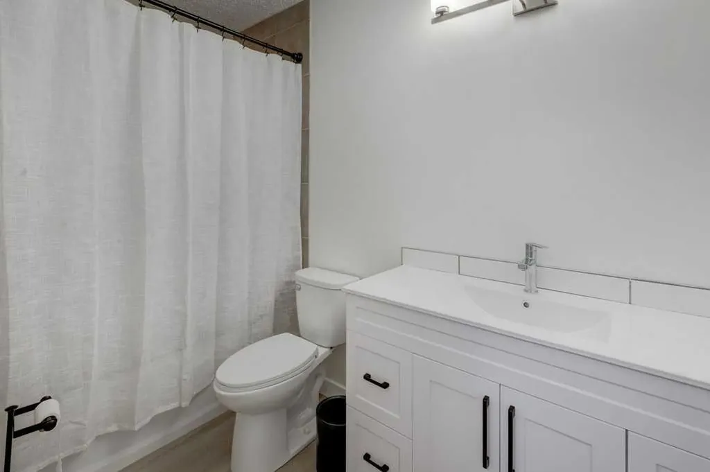376 Whitlock Way NE Calgary AB T1Y 5C7