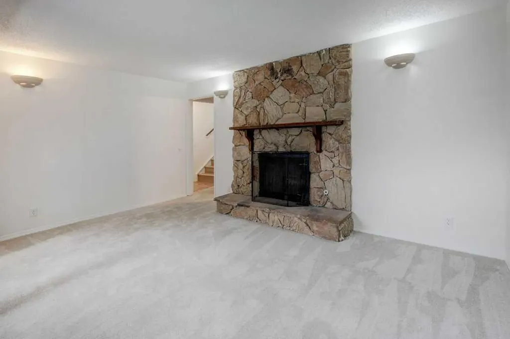 376 Whitlock Way NE Calgary AB T1Y 5C7