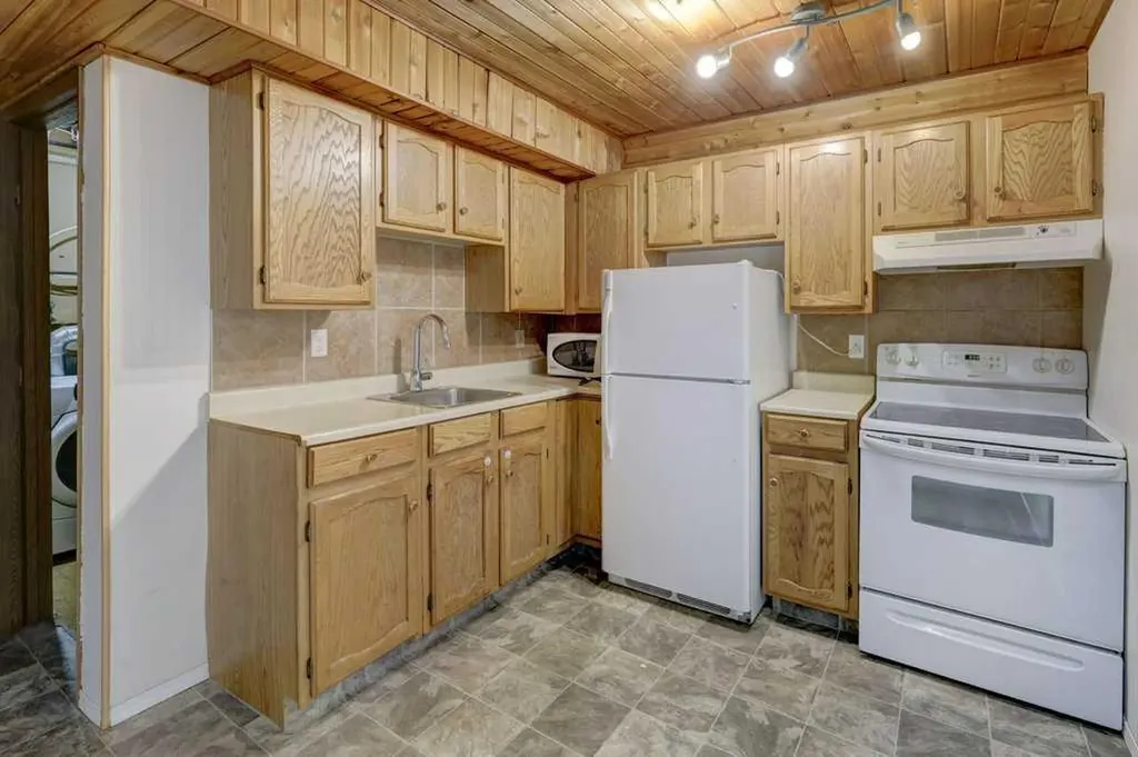 376 Whitlock Way NE Calgary AB T1Y 5C7