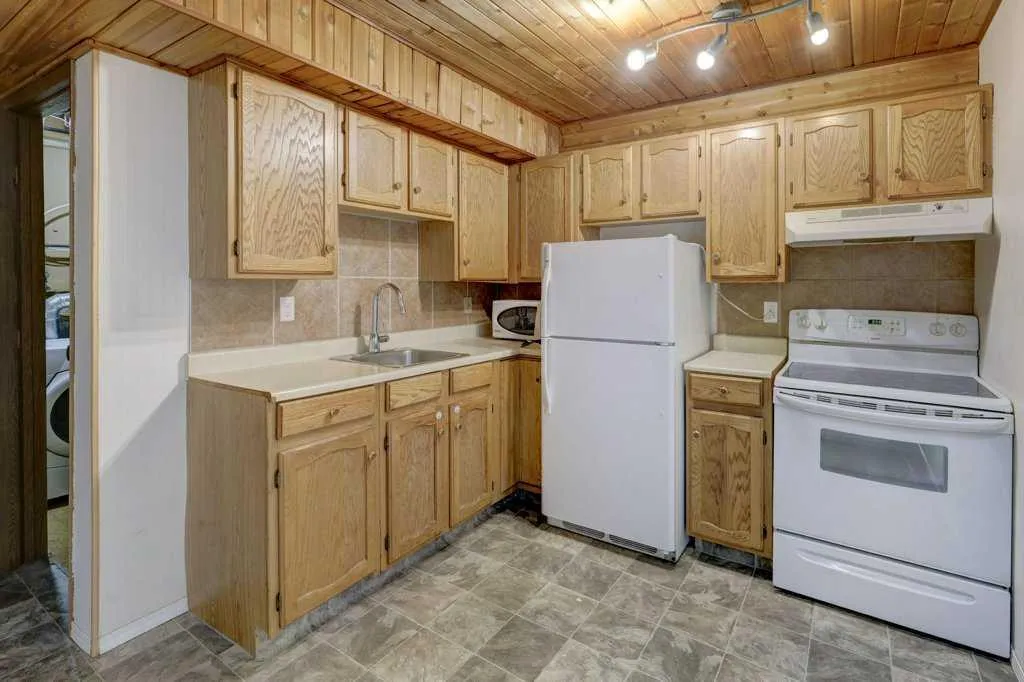 376 Whitlock Way NE Calgary AB T1Y 5C7