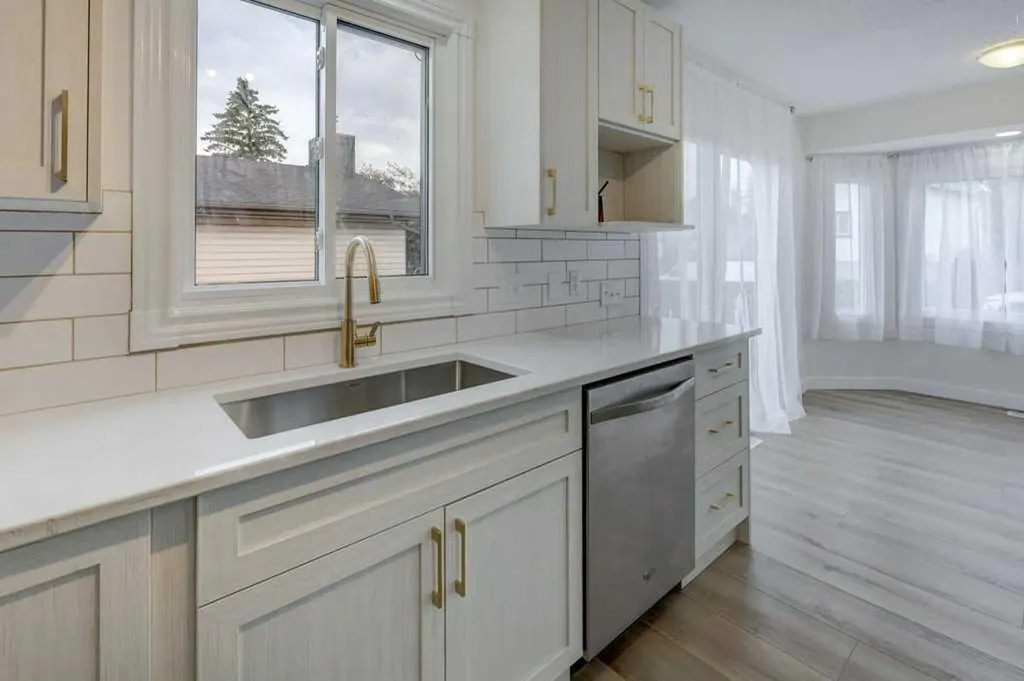 376 Whitlock Way NE Calgary AB T1Y 5C7
