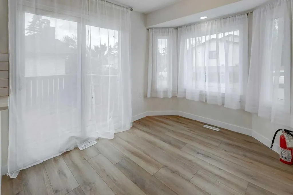 376 Whitlock Way NE Calgary AB T1Y 5C7