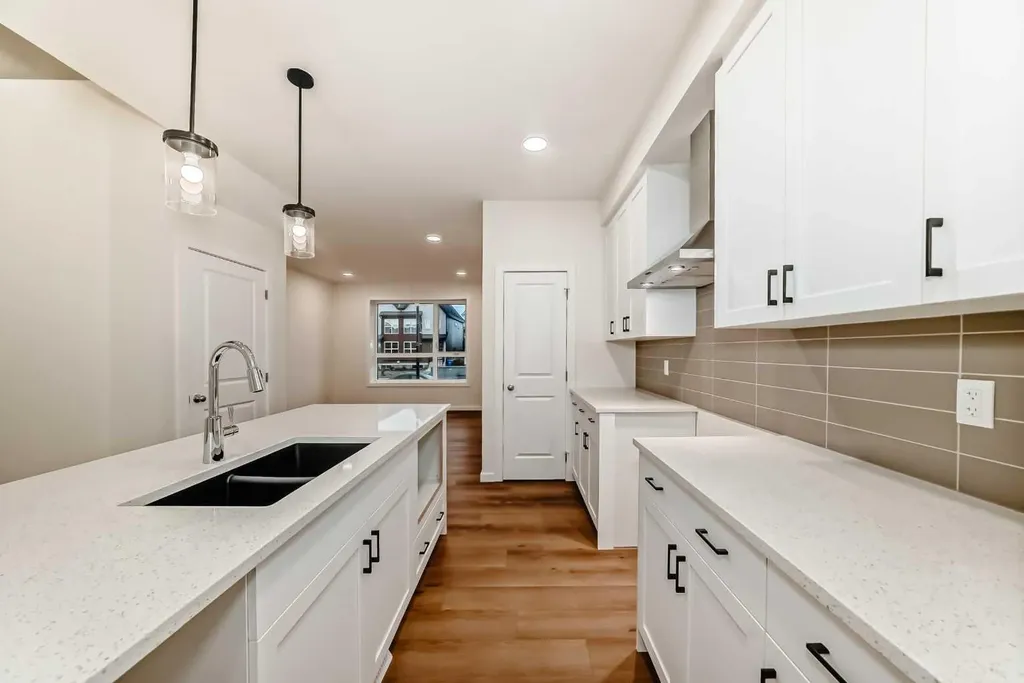 12 Savanna Place NE Calgary AB T3J 5P8
