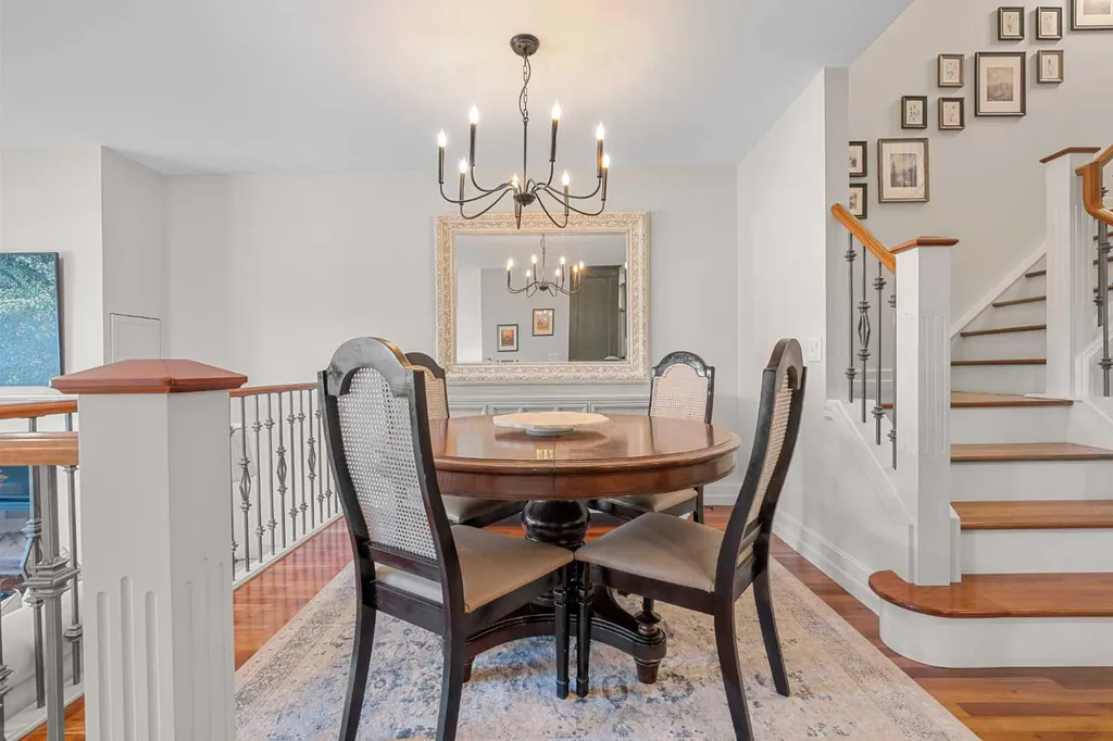 2323 19 Street SW Calgary AB T2T 4X1