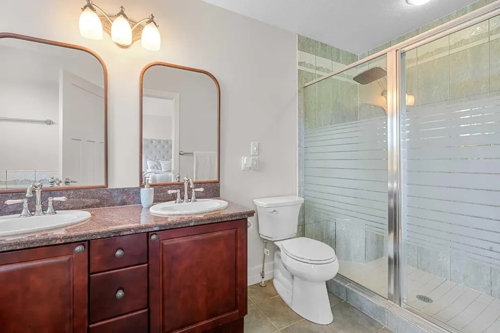 2323 19 Street SW Calgary AB T2T 4X1