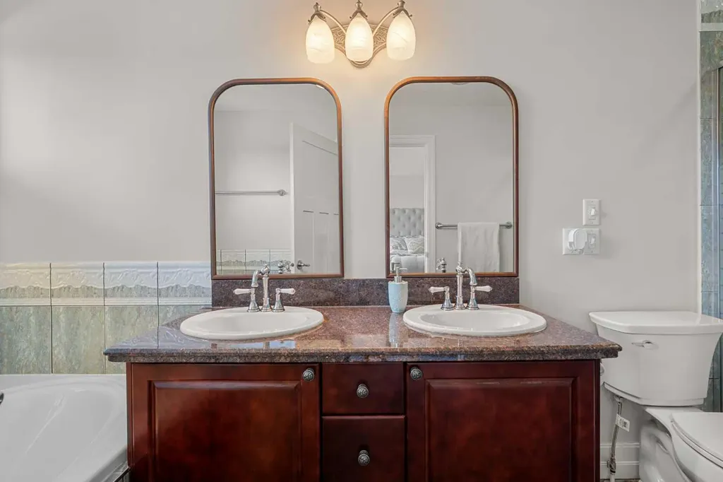 2323 19 Street SW Calgary AB T2T 4X1