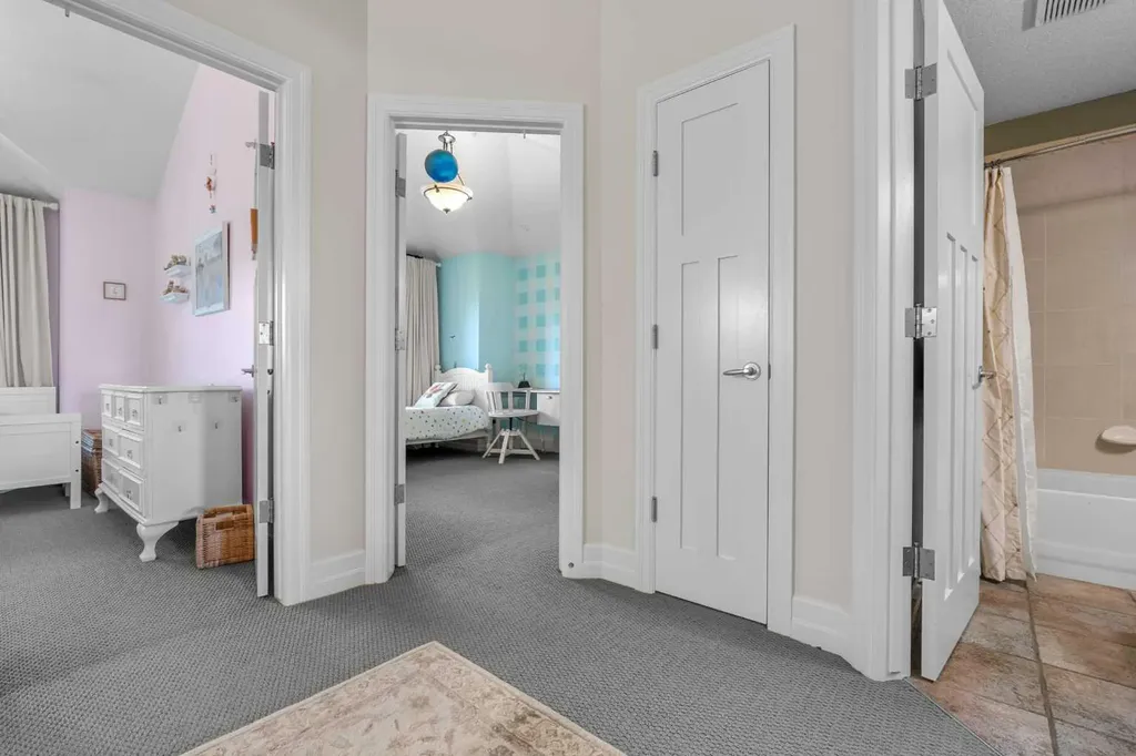 2323 19 Street SW Calgary AB T2T 4X1