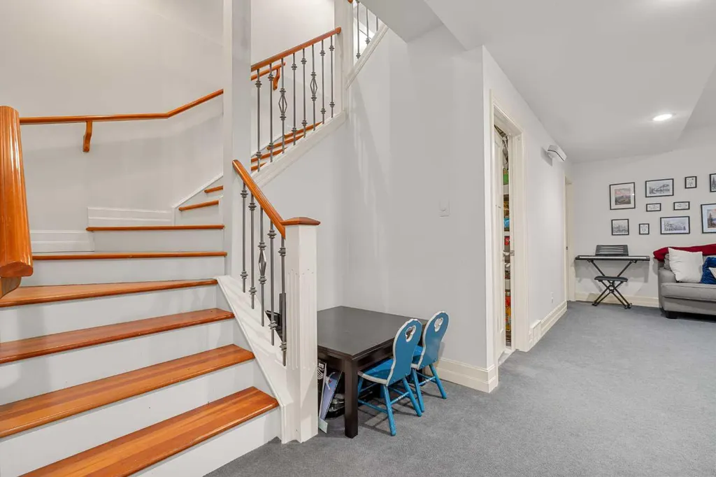2323 19 Street SW Calgary AB T2T 4X1