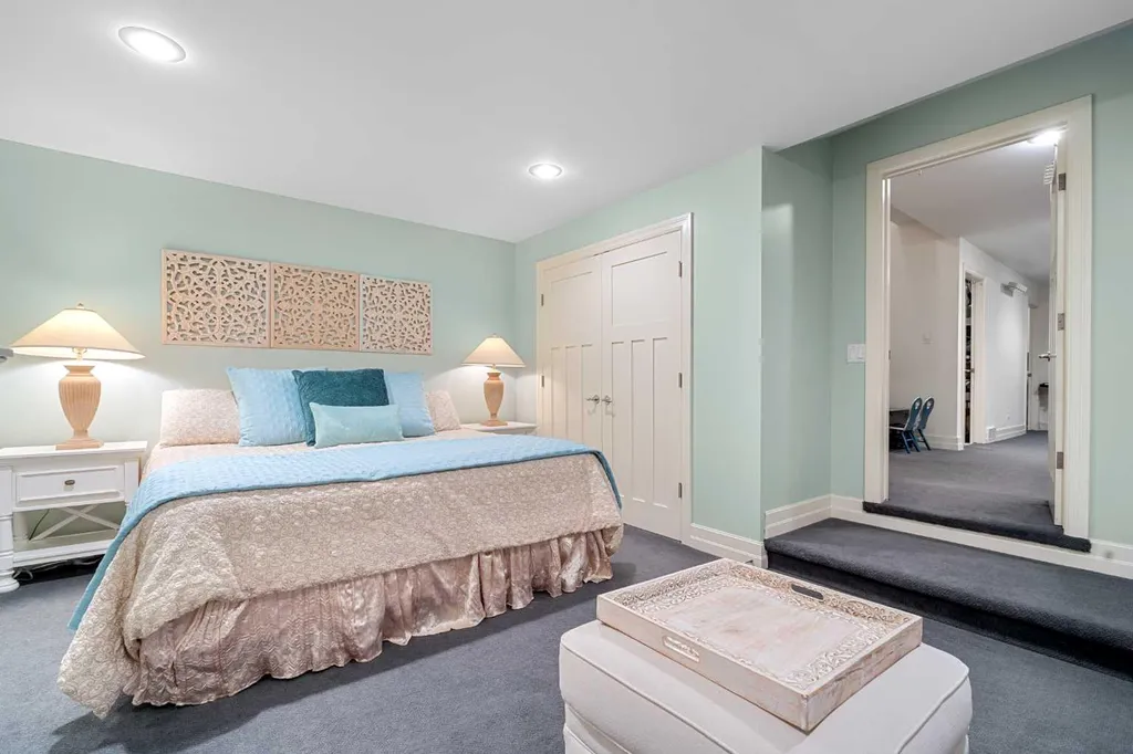 2323 19 Street SW Calgary AB T2T 4X1