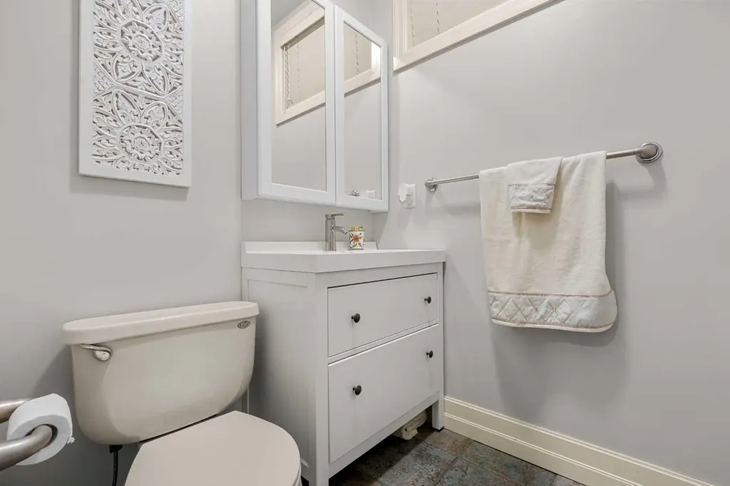 2323 19 Street SW Calgary AB T2T 4X1
