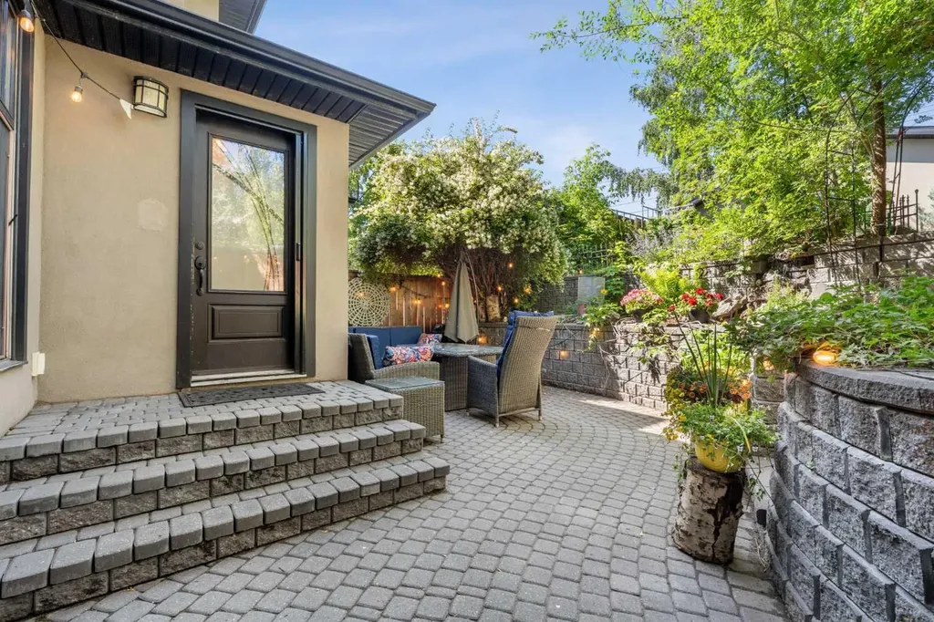 2323 19 Street SW Calgary AB T2T 4X1