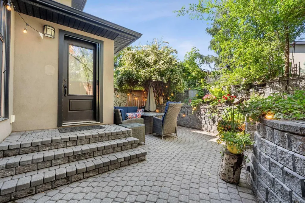2323 19 Street SW Calgary AB T2T 4X1