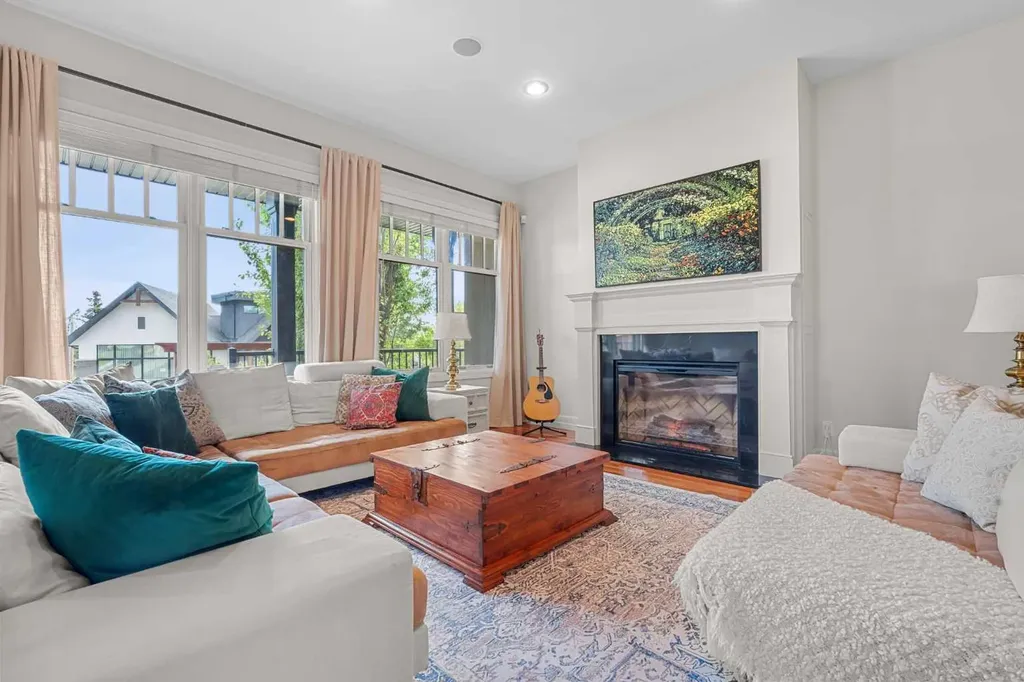 2323 19 Street SW Calgary AB T2T 4X1