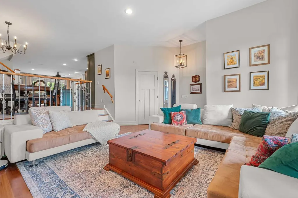 2323 19 Street SW Calgary AB T2T 4X1