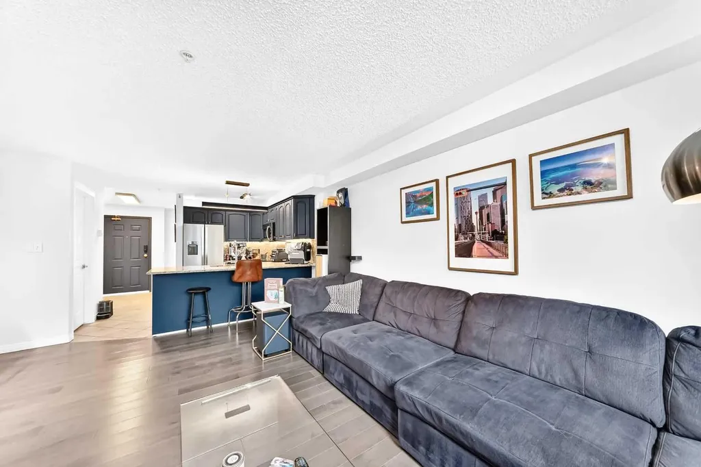 2422 Erlton Street SW Calgary AB T2S 3B6