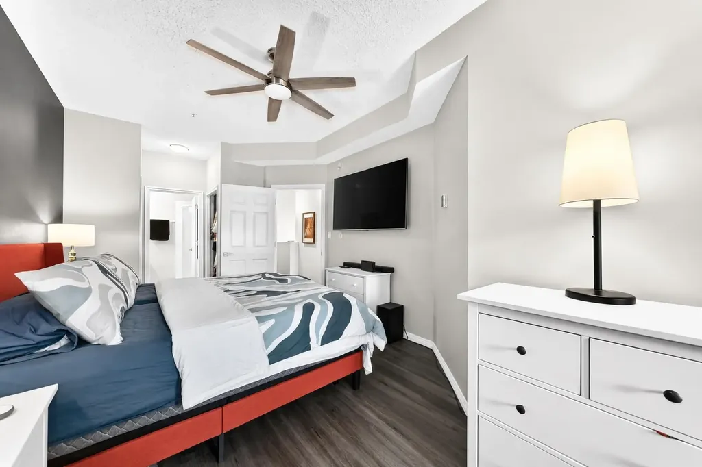 2422 Erlton Street SW Calgary AB T2S 3B6