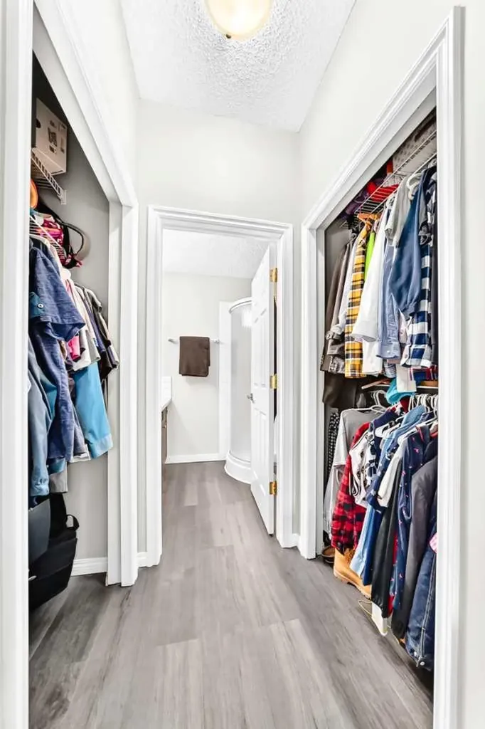 2422 Erlton Street SW Calgary AB T2S 3B6
