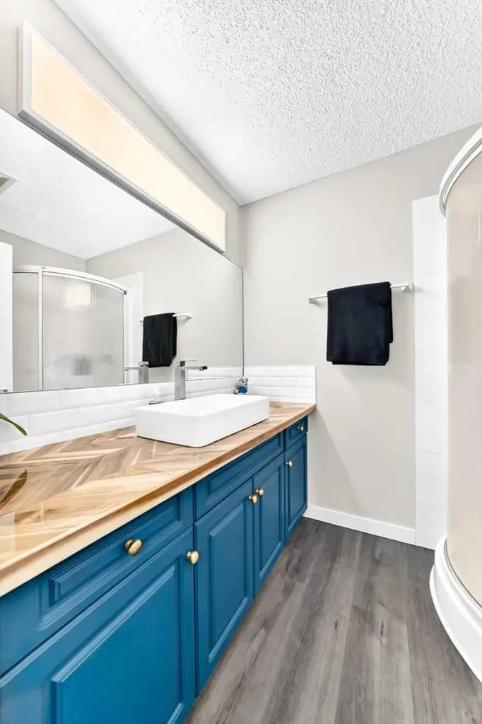 2422 Erlton Street SW Calgary AB T2S 3B6
