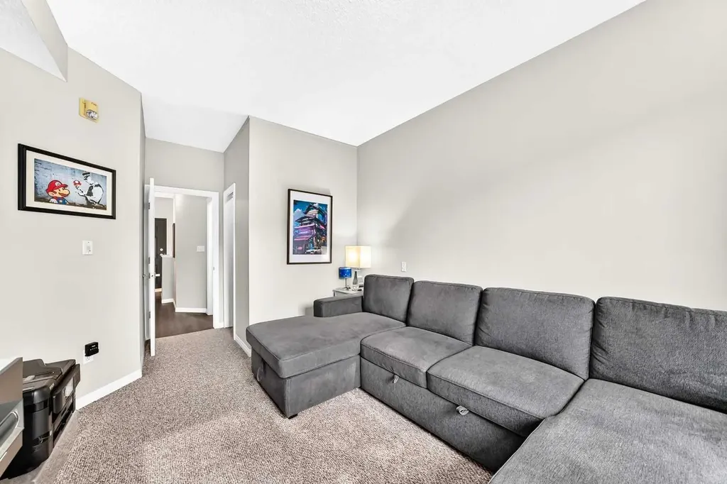 2422 Erlton Street SW Calgary AB T2S 3B6