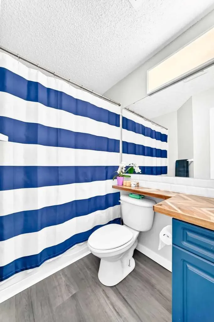 2422 Erlton Street SW Calgary AB T2S 3B6