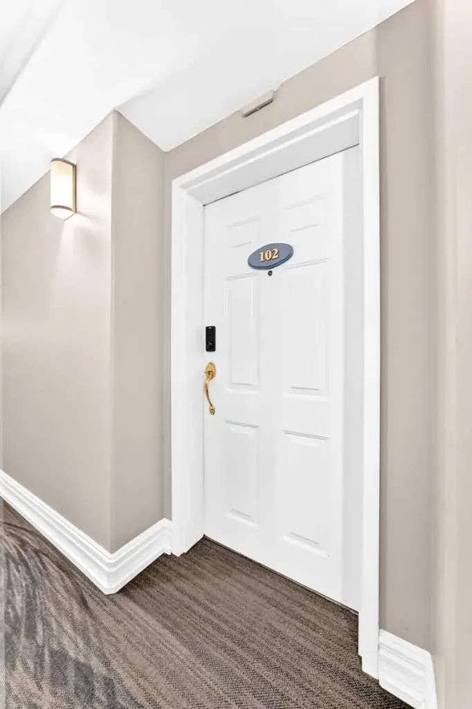 2422 Erlton Street SW Calgary AB T2S 3B6