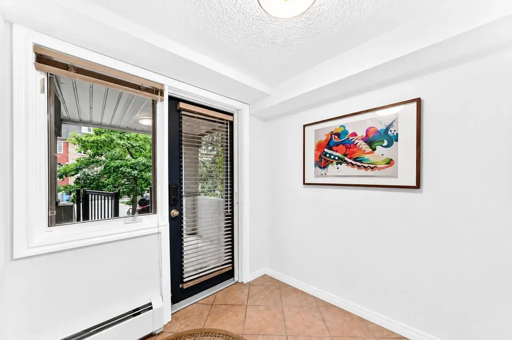 2422 Erlton Street SW Calgary AB T2S 3B6