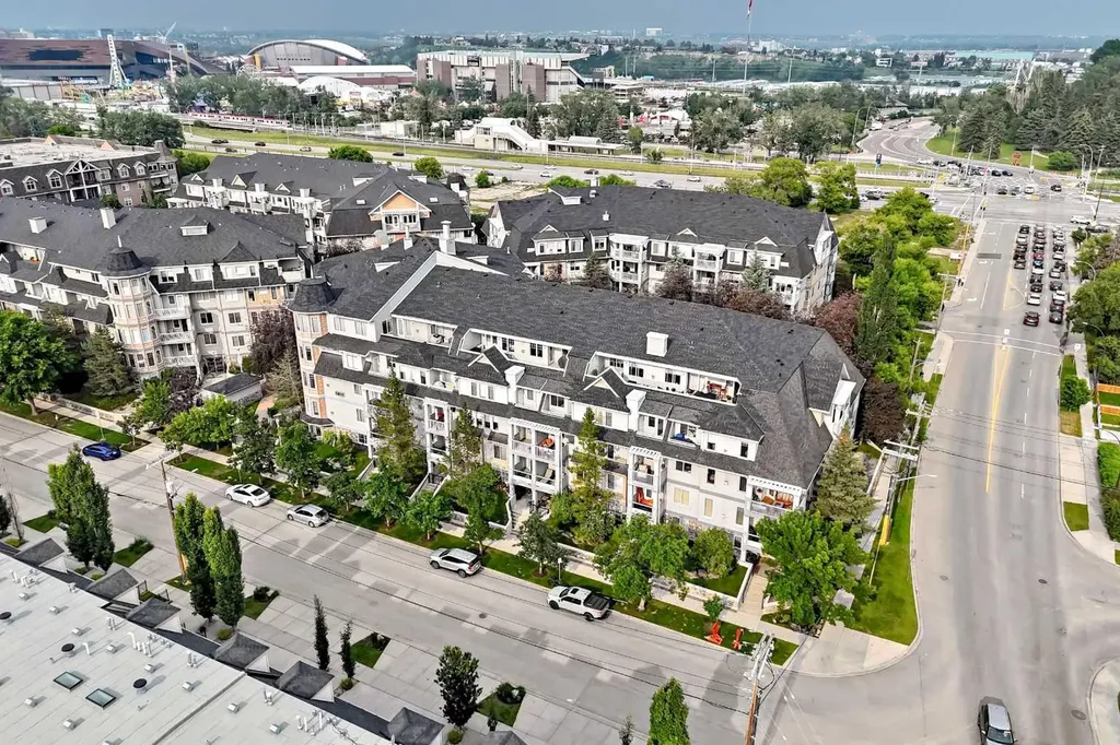 2422 Erlton Street SW Calgary AB T2S 3B6