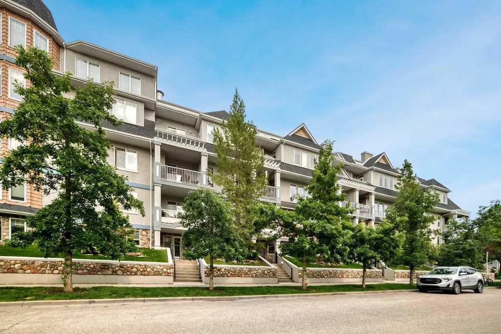2422 Erlton Street SW Calgary AB T2S 3B6