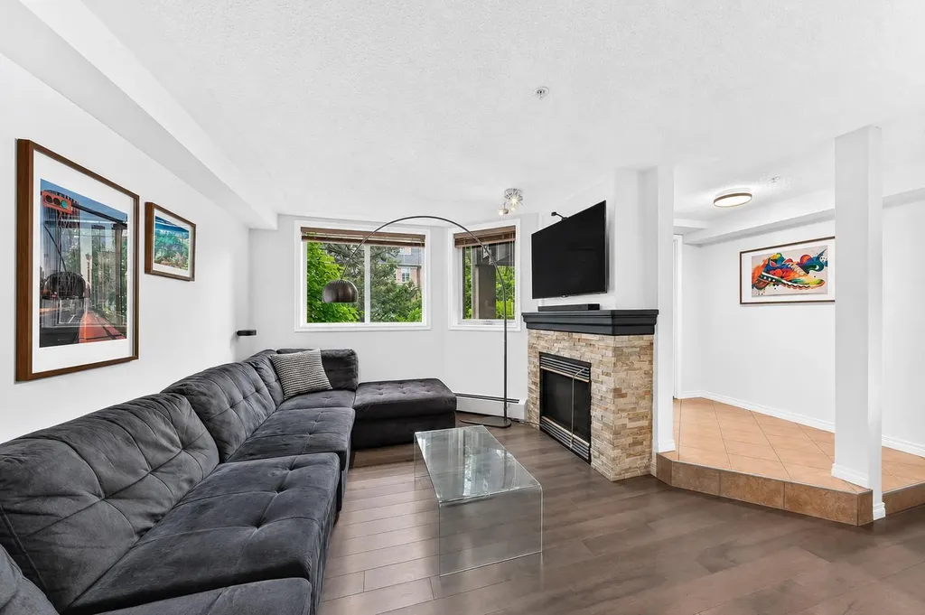 2422 Erlton Street SW Calgary AB T2S 3B6