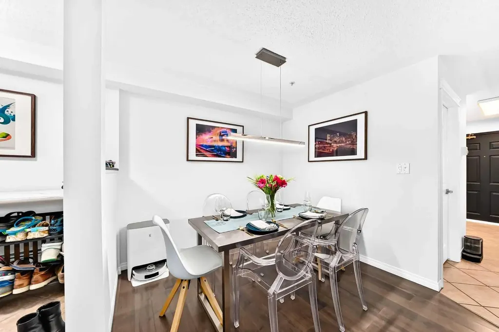2422 Erlton Street SW Calgary AB T2S 3B6