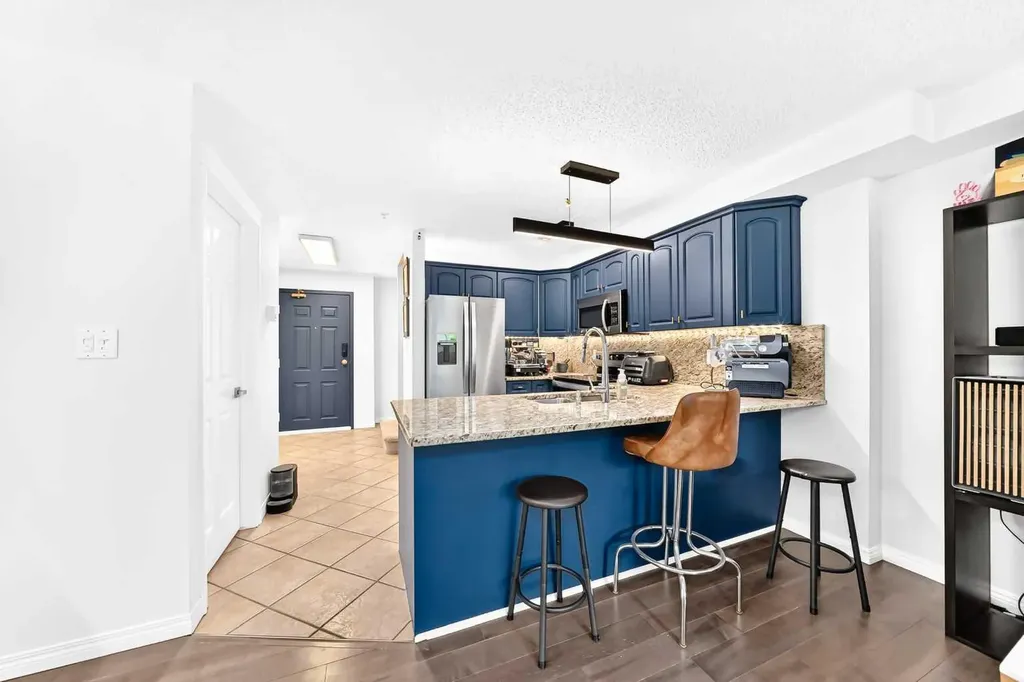 2422 Erlton Street SW Calgary AB T2S 3B6