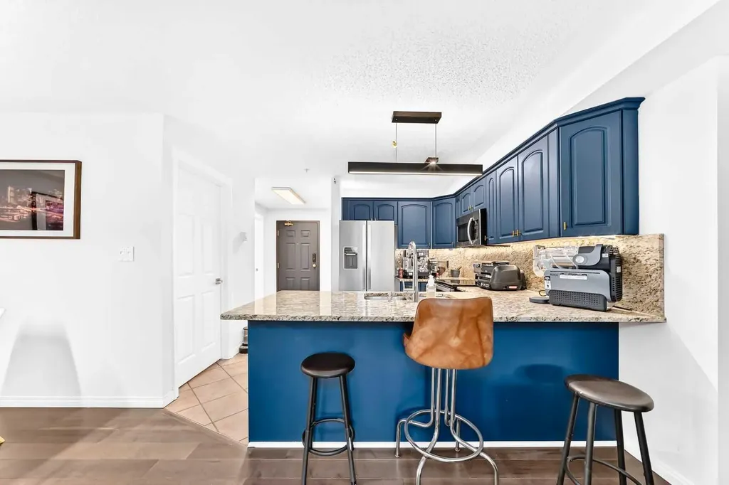 2422 Erlton Street SW Calgary AB T2S 3B6